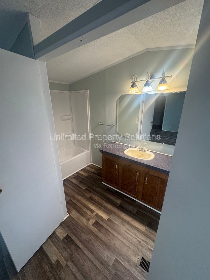 Gallery Image 16
