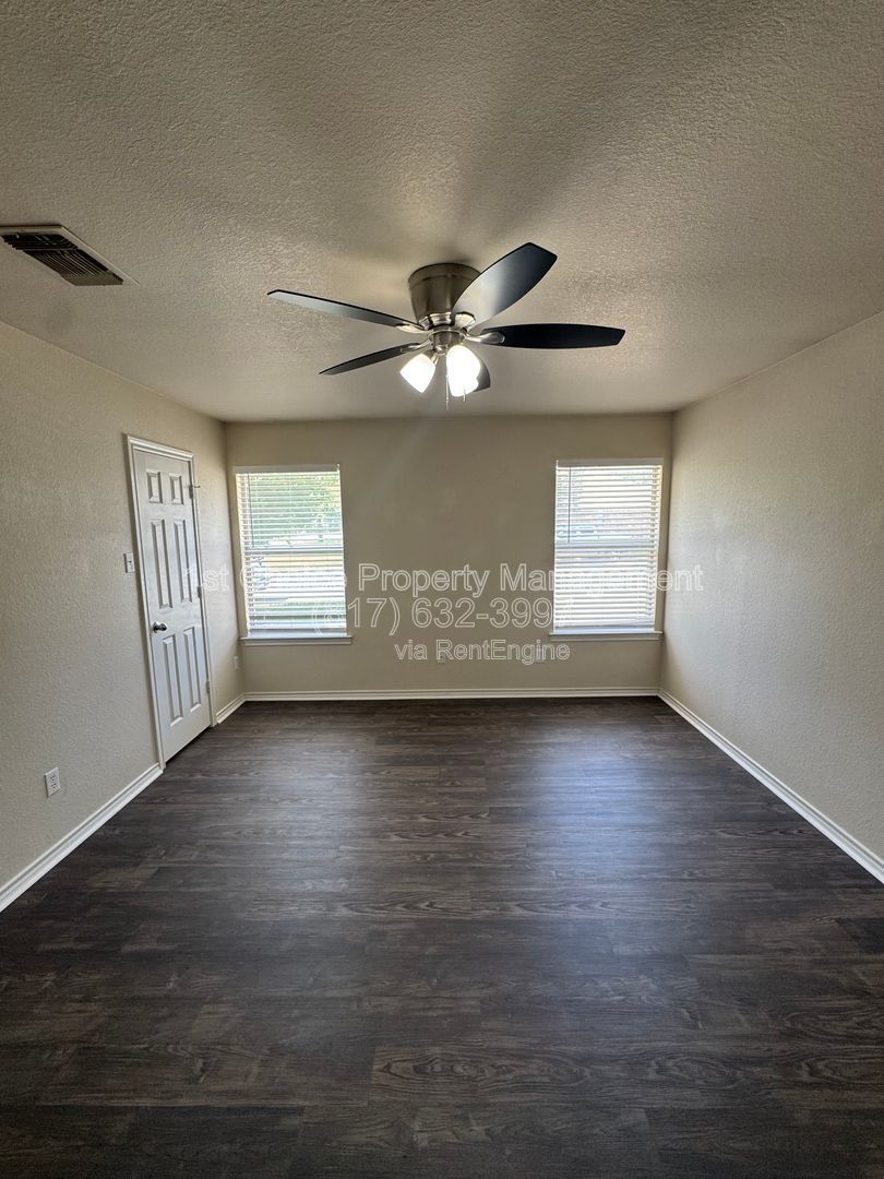 Gallery Image 16
