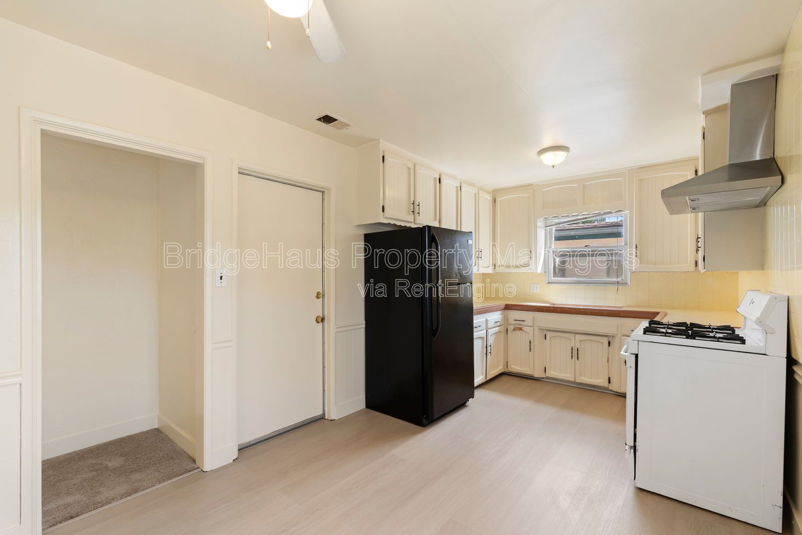 Gallery Image 0