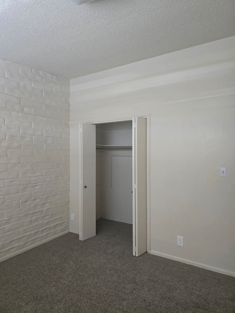 Gallery Image 0