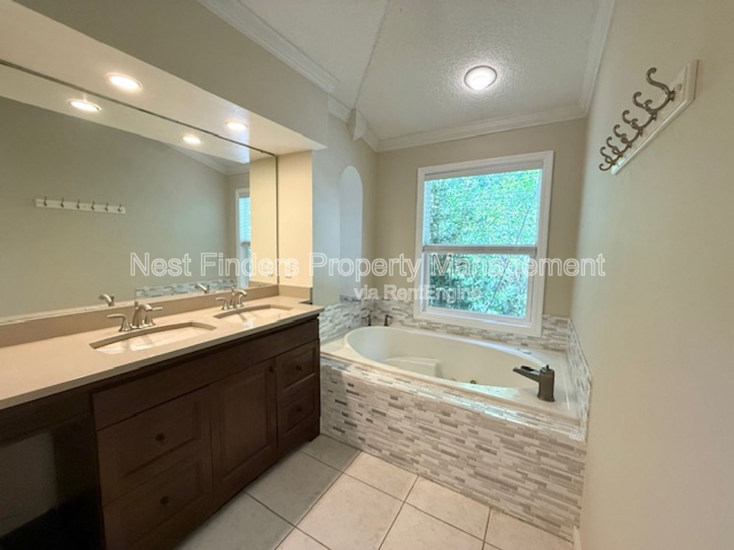Gallery Image 16