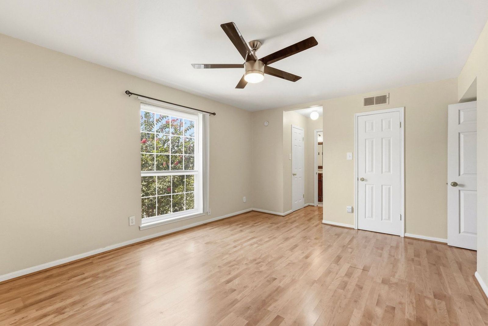 Gallery Image 16