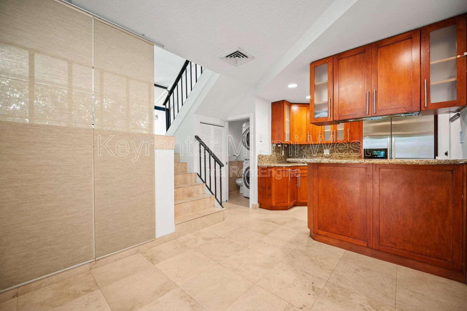 Gallery Image 0