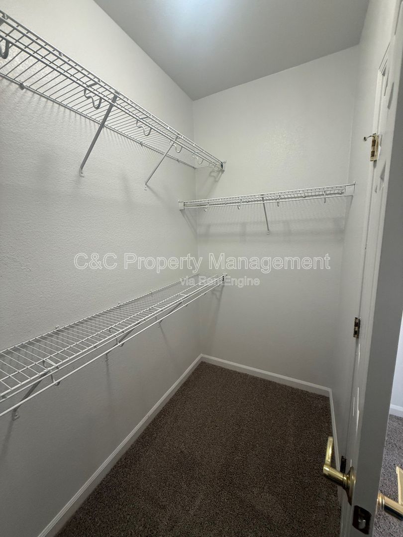 Gallery Image 17
