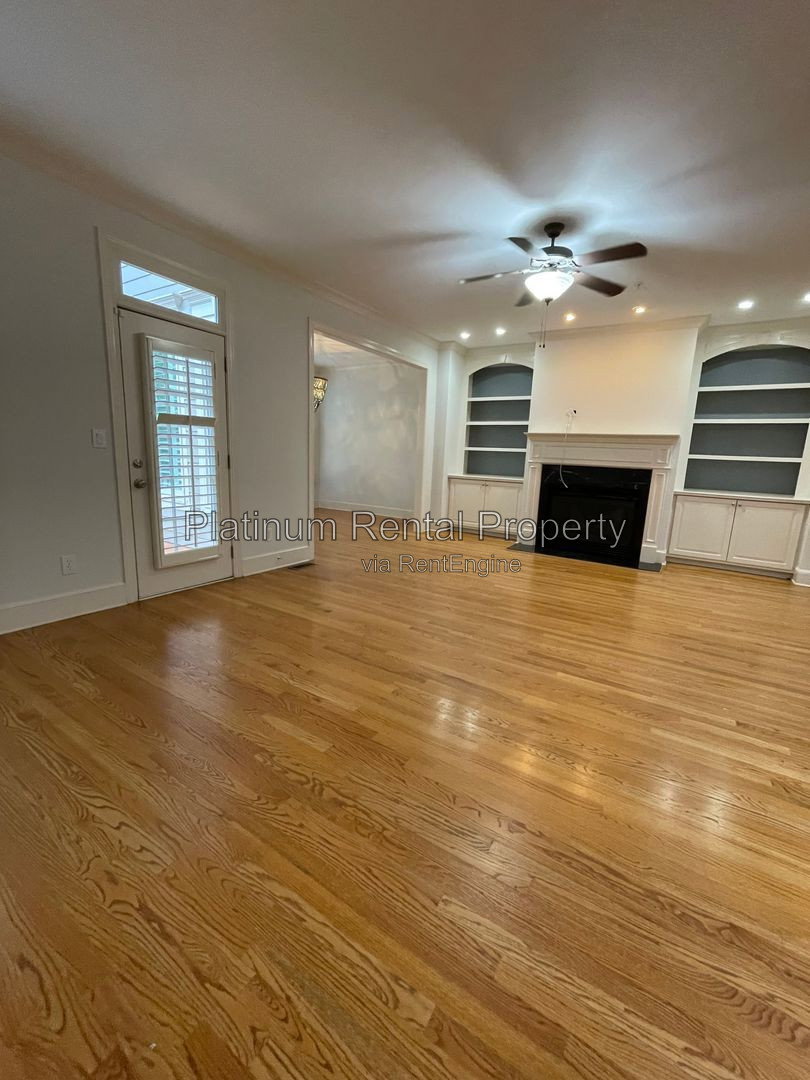 Gallery Image 13