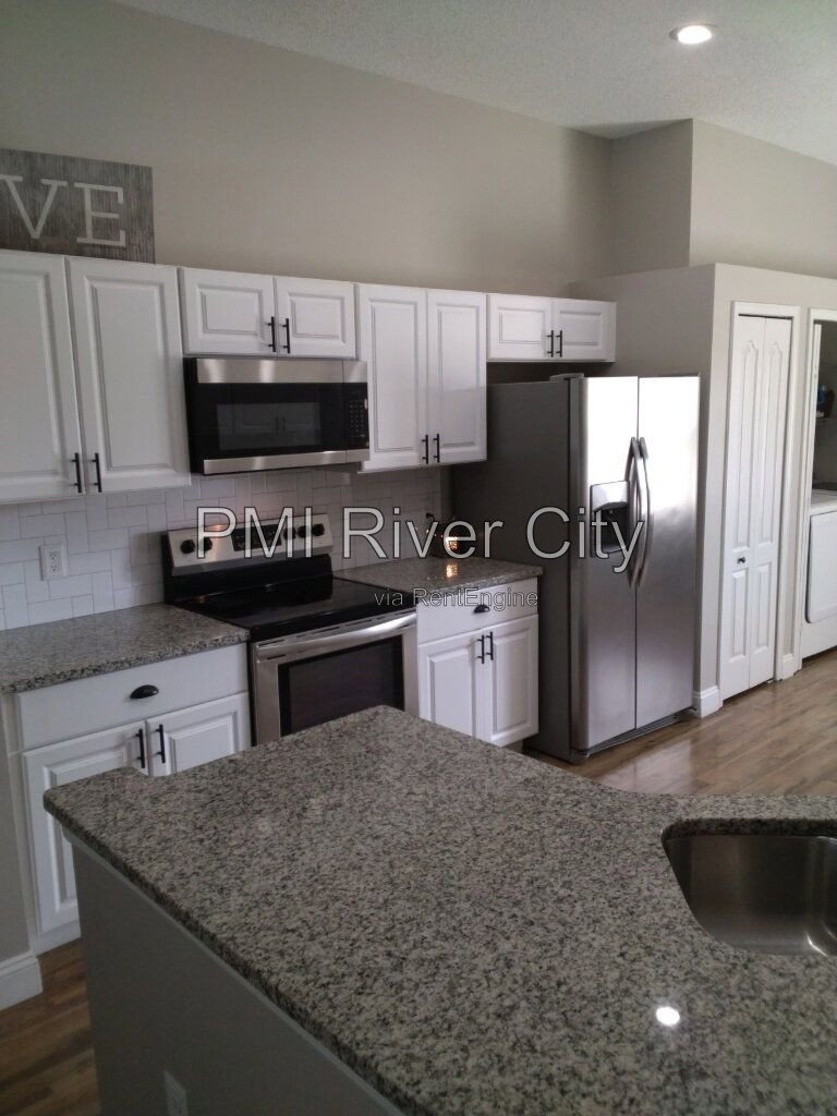 Gallery Image 16