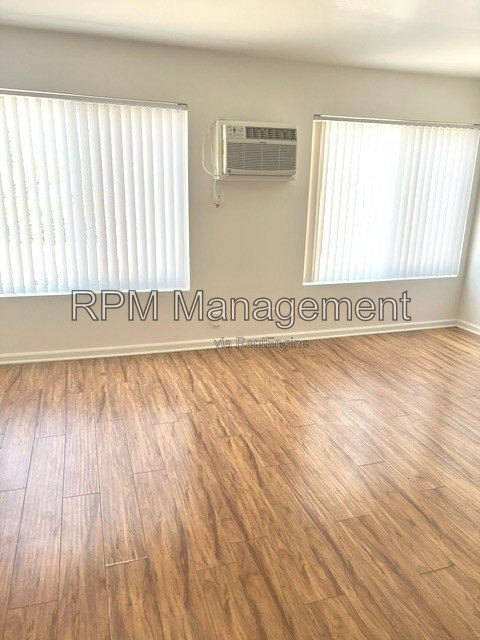 Gallery Image 0
