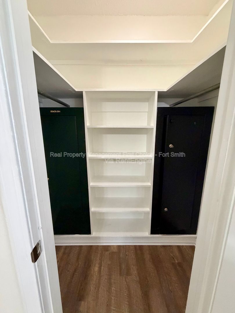 Gallery Image 14