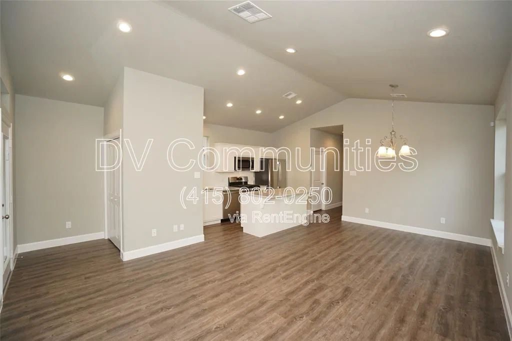 Gallery Image 0