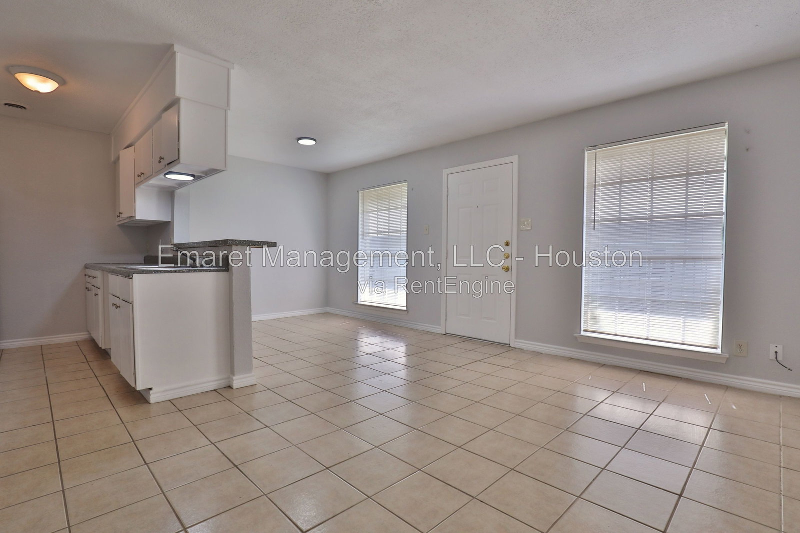 2 Bedroom Multi-Family Home – 310 Yaupon St #110, Freeport, TX 77541