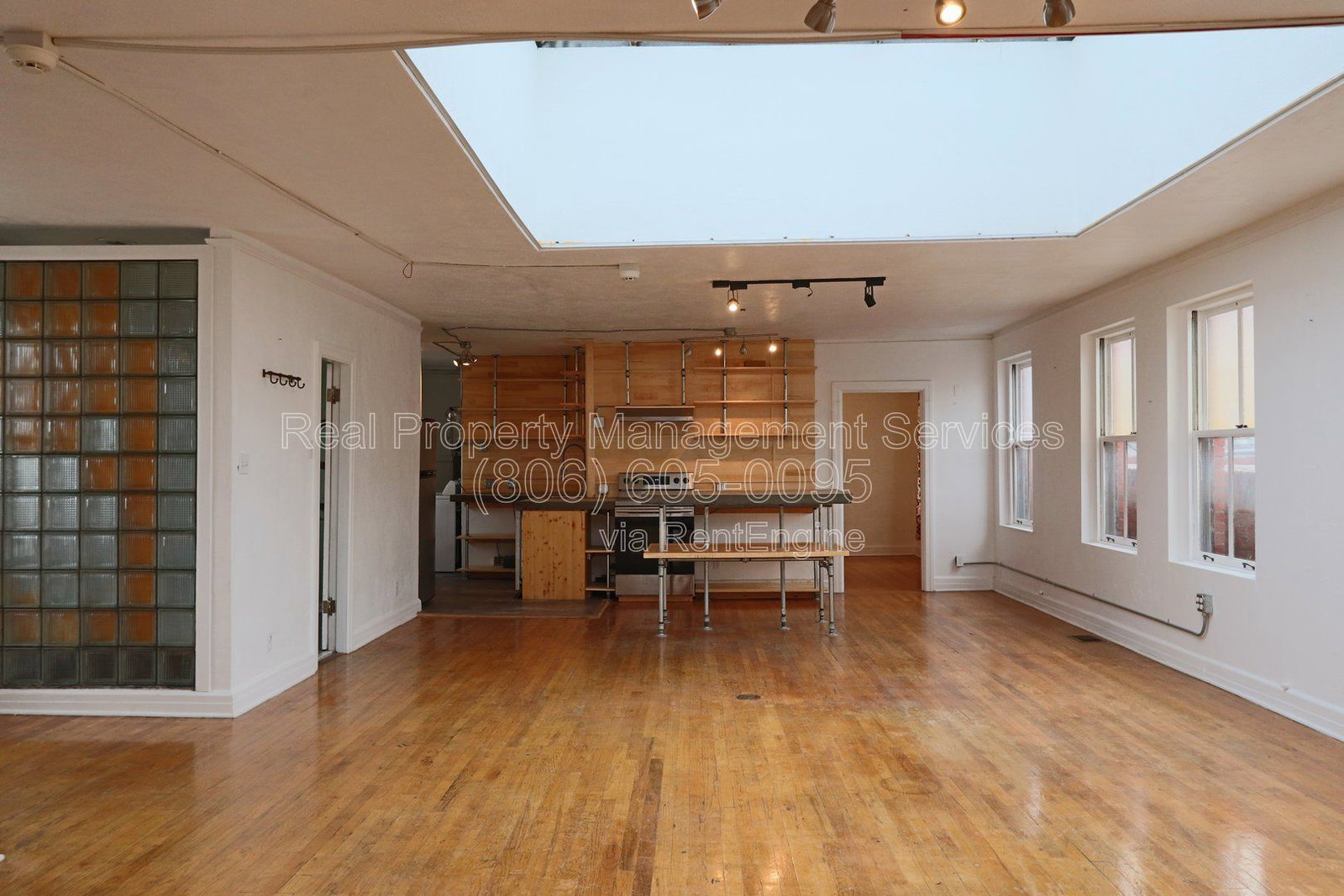 Gallery Image 0