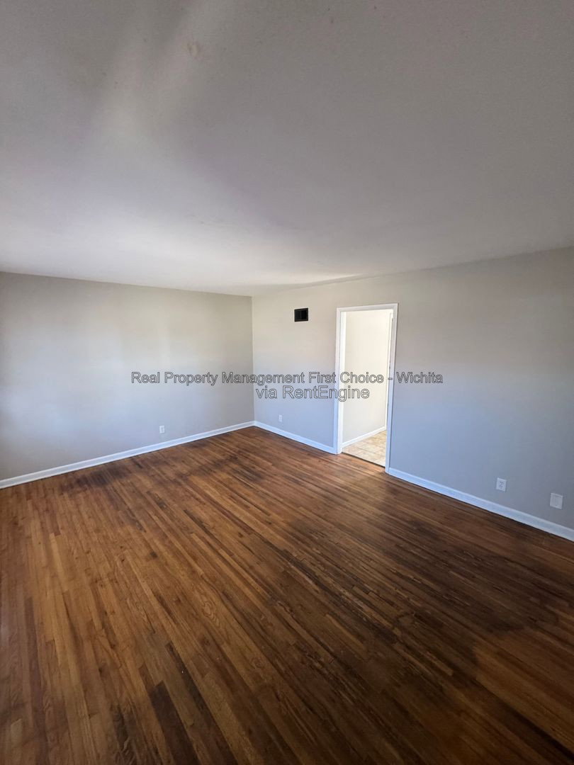 Gallery Image 0