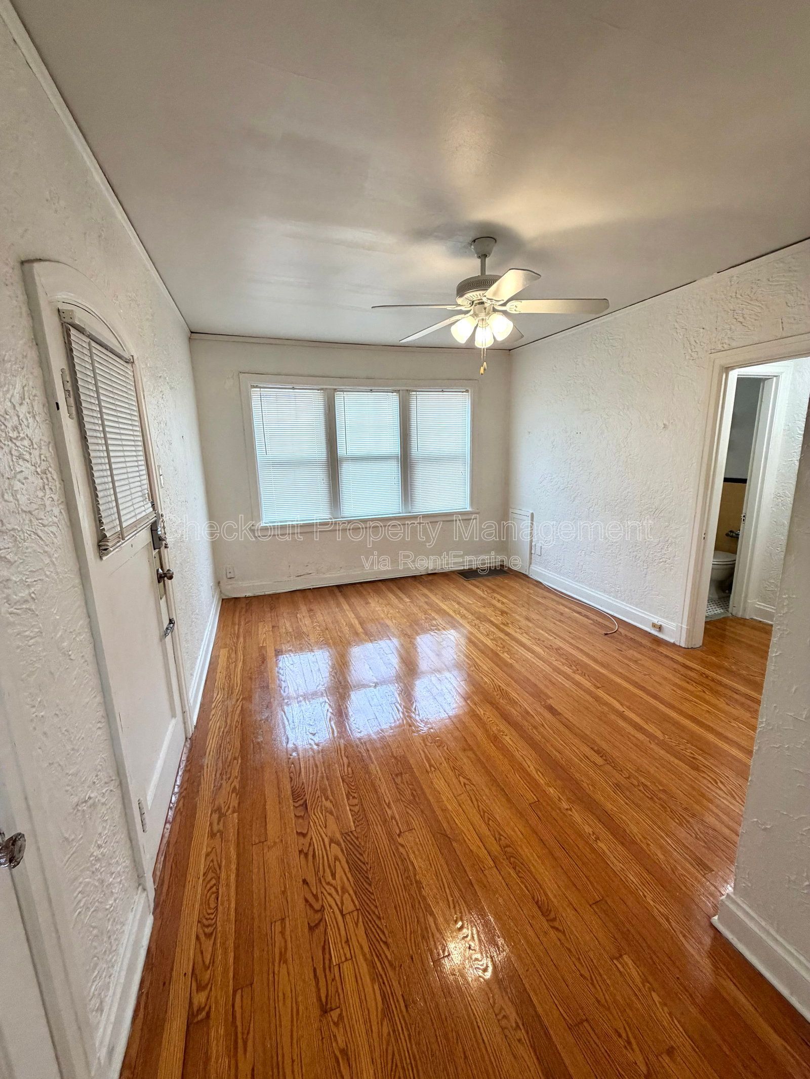 Gallery Image 0