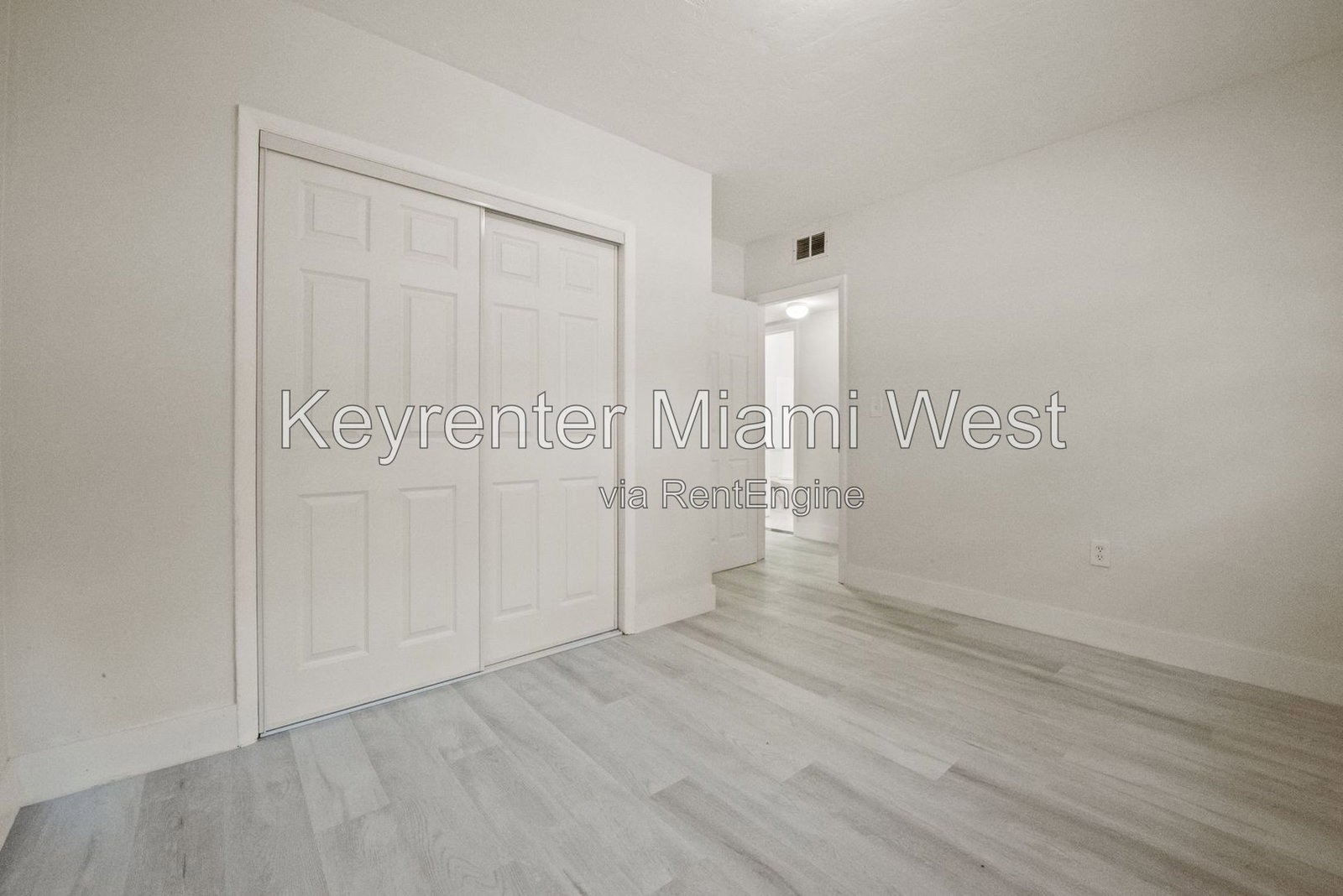 Gallery Image 0