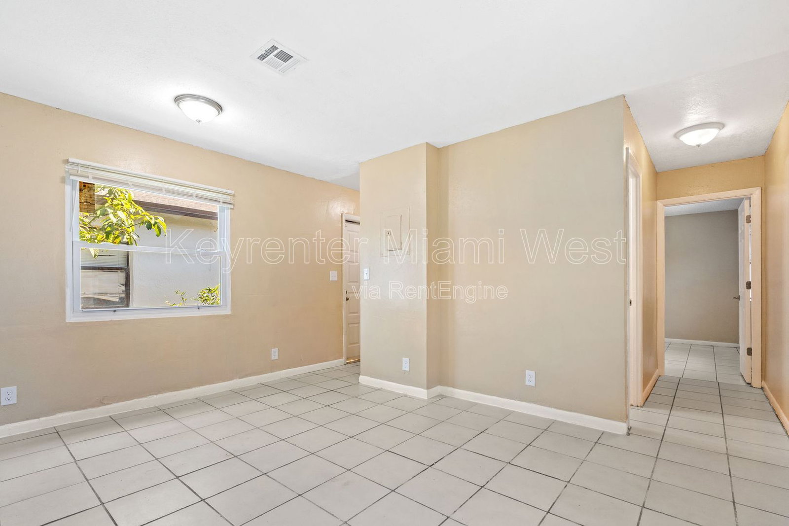 Gallery Image 0
