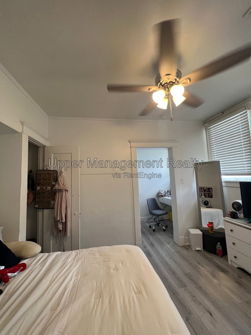 Gallery Image 10
