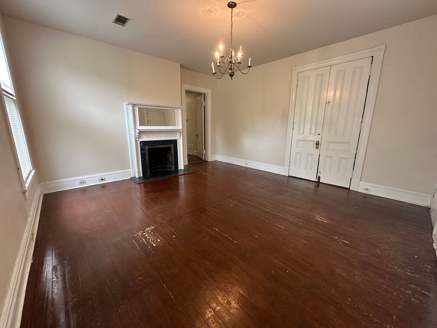 Gallery Image 0