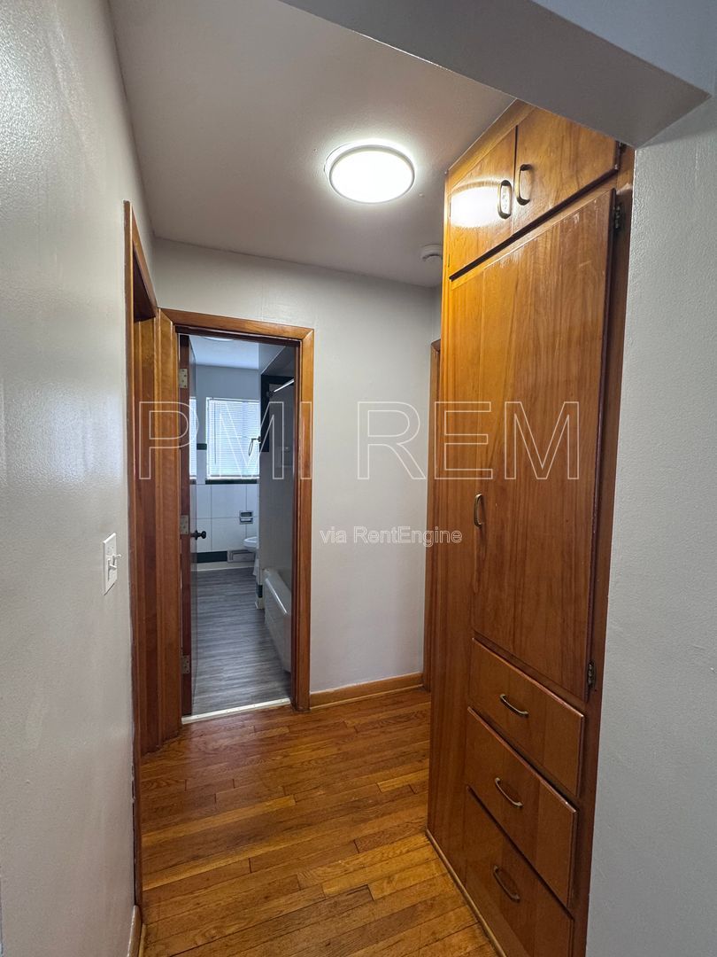 Gallery Image 16