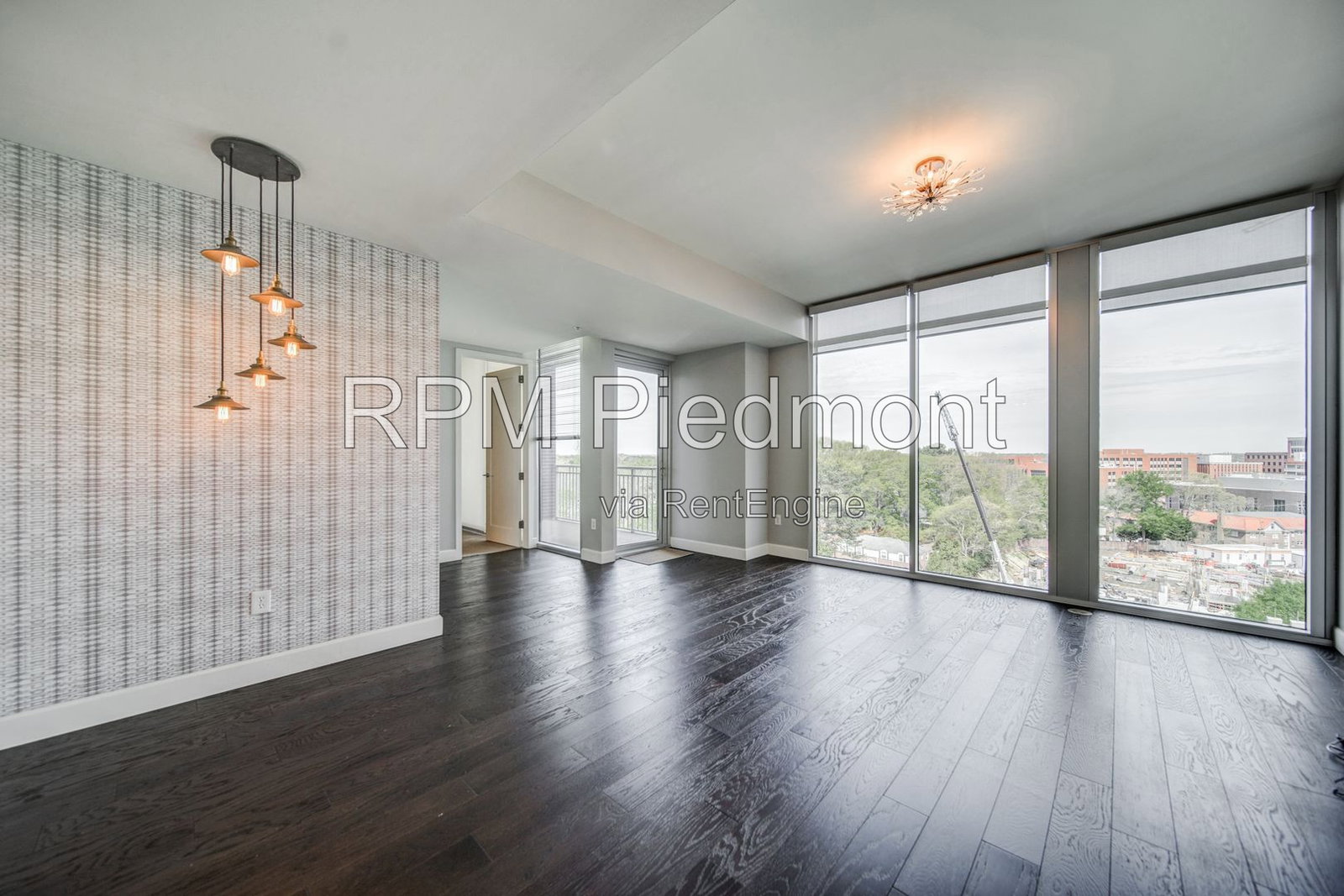 Gallery Image 0
