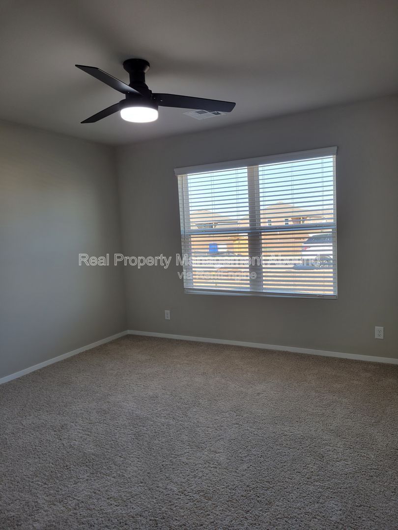 Gallery Image 16