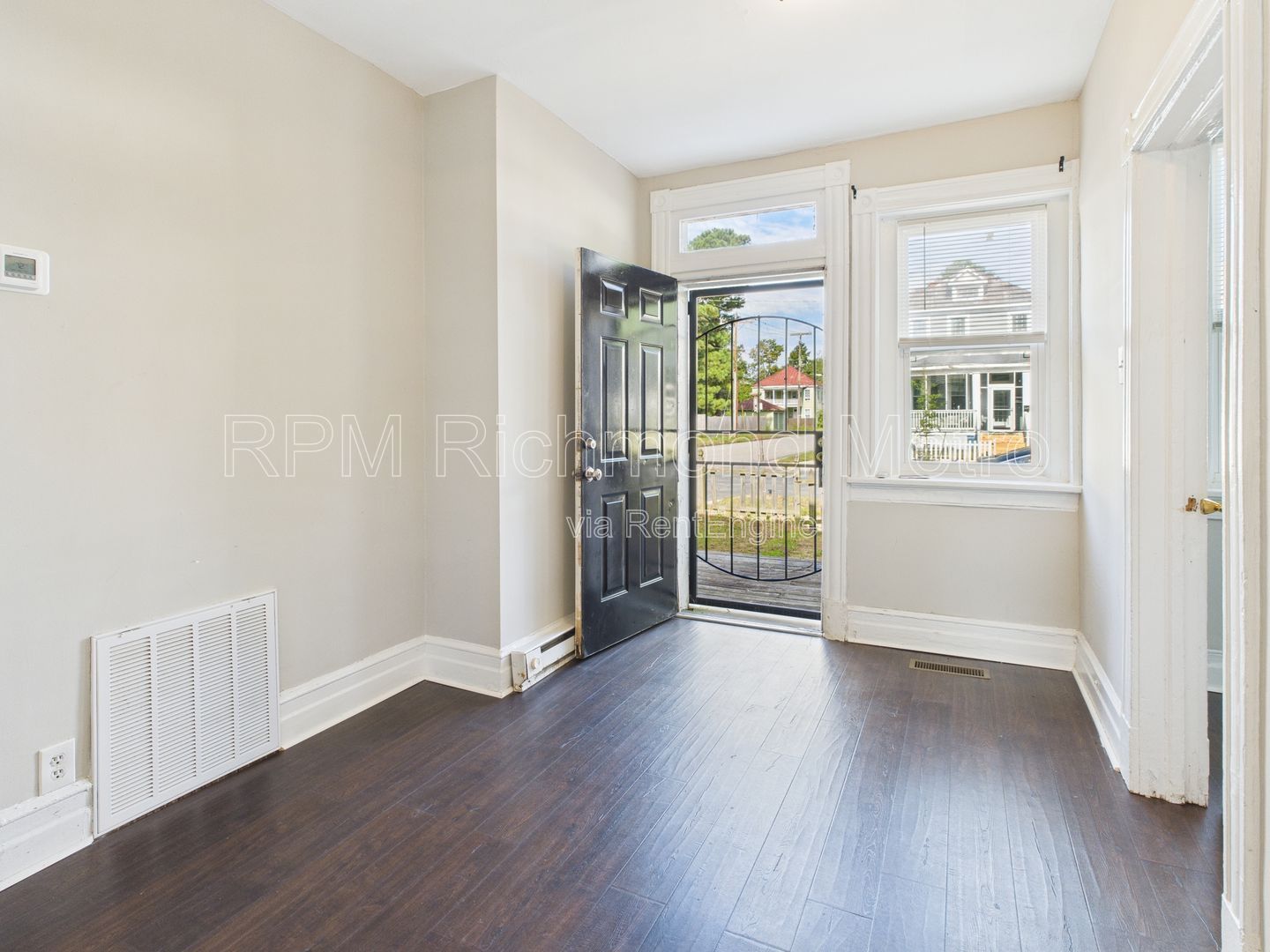 Gallery Image 0