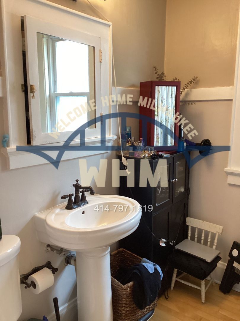 Gallery Image 16