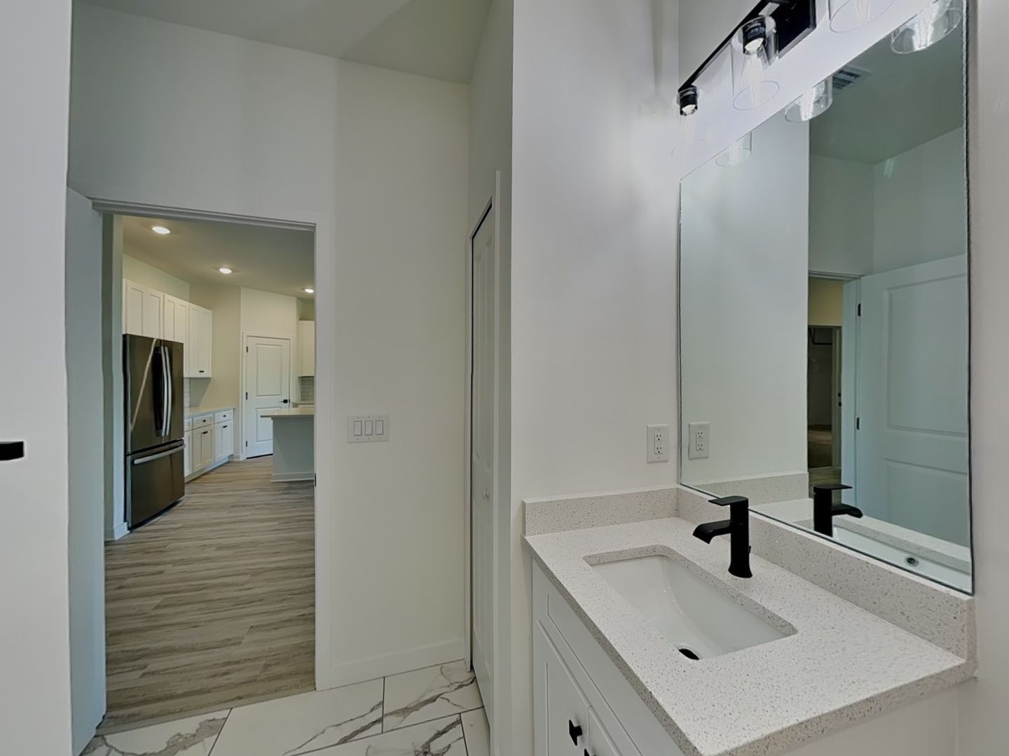 Gallery Image 0