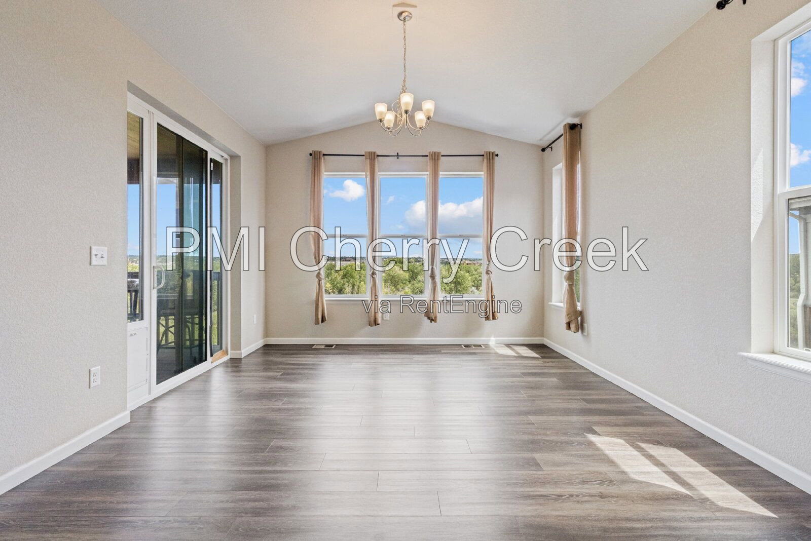 Gallery Image 16