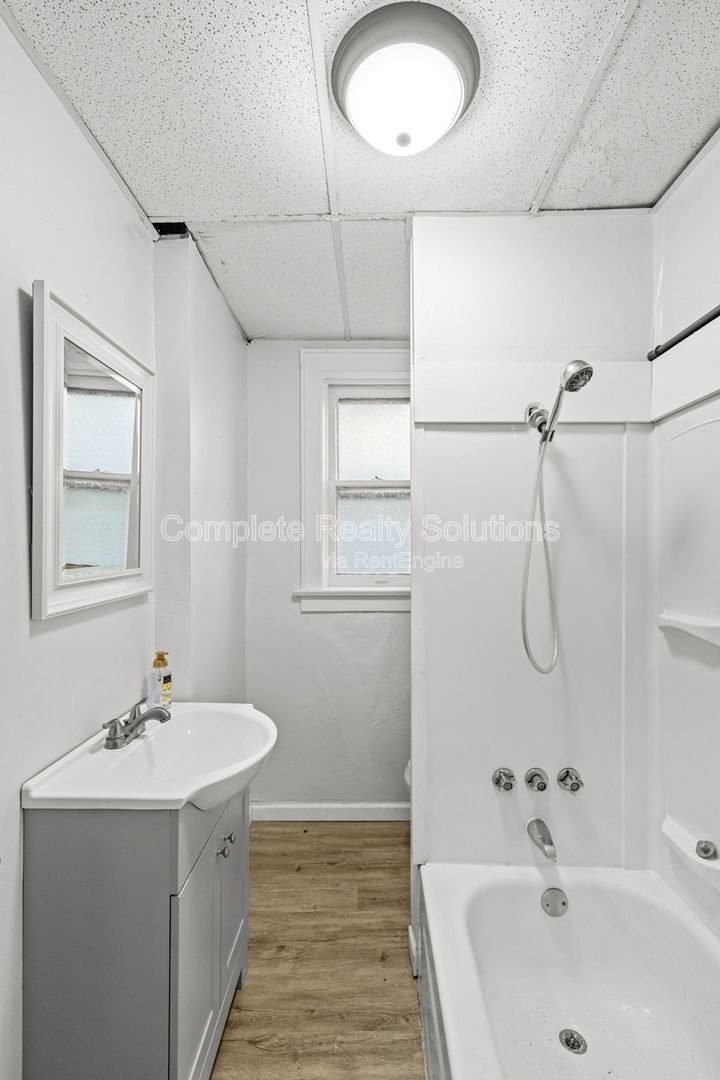 Gallery Image 15