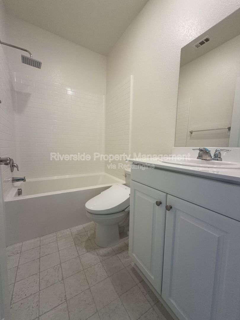 Gallery Image 15