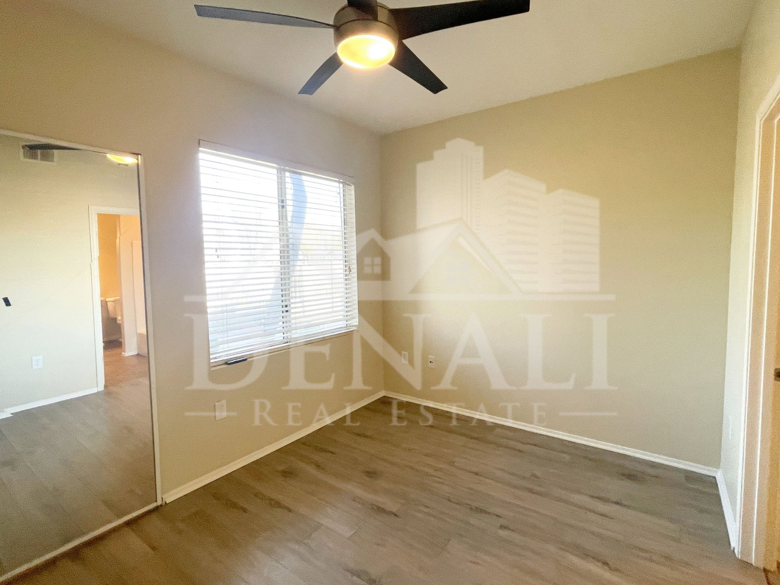 Gallery Image 17