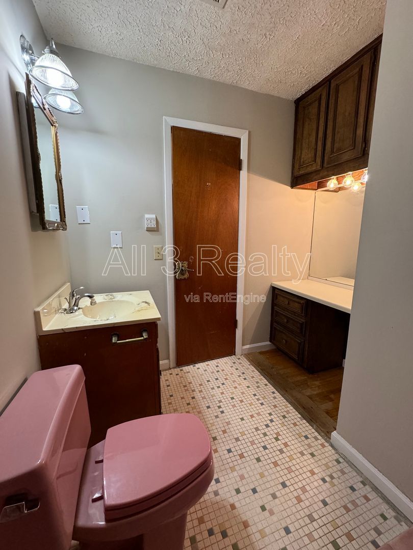 Gallery Image 16