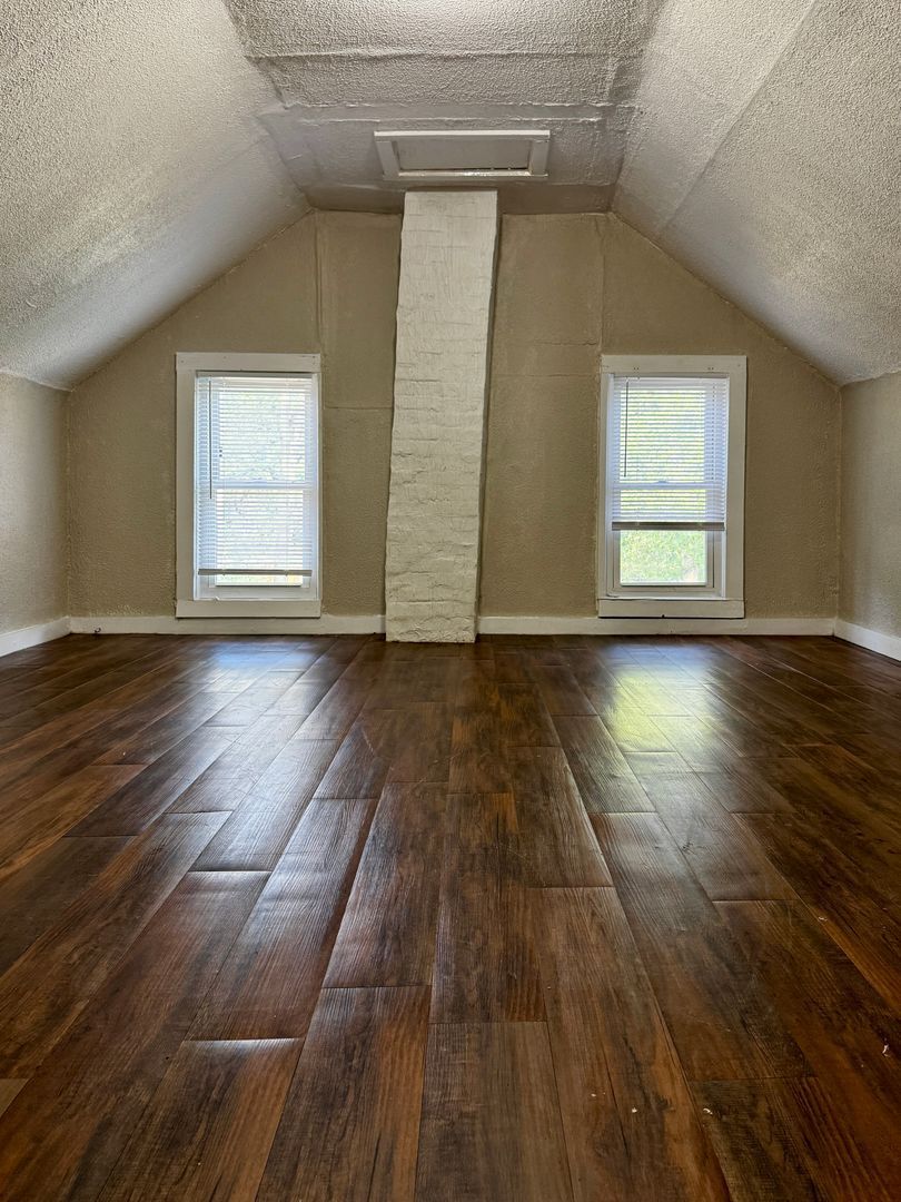 Gallery Image 16