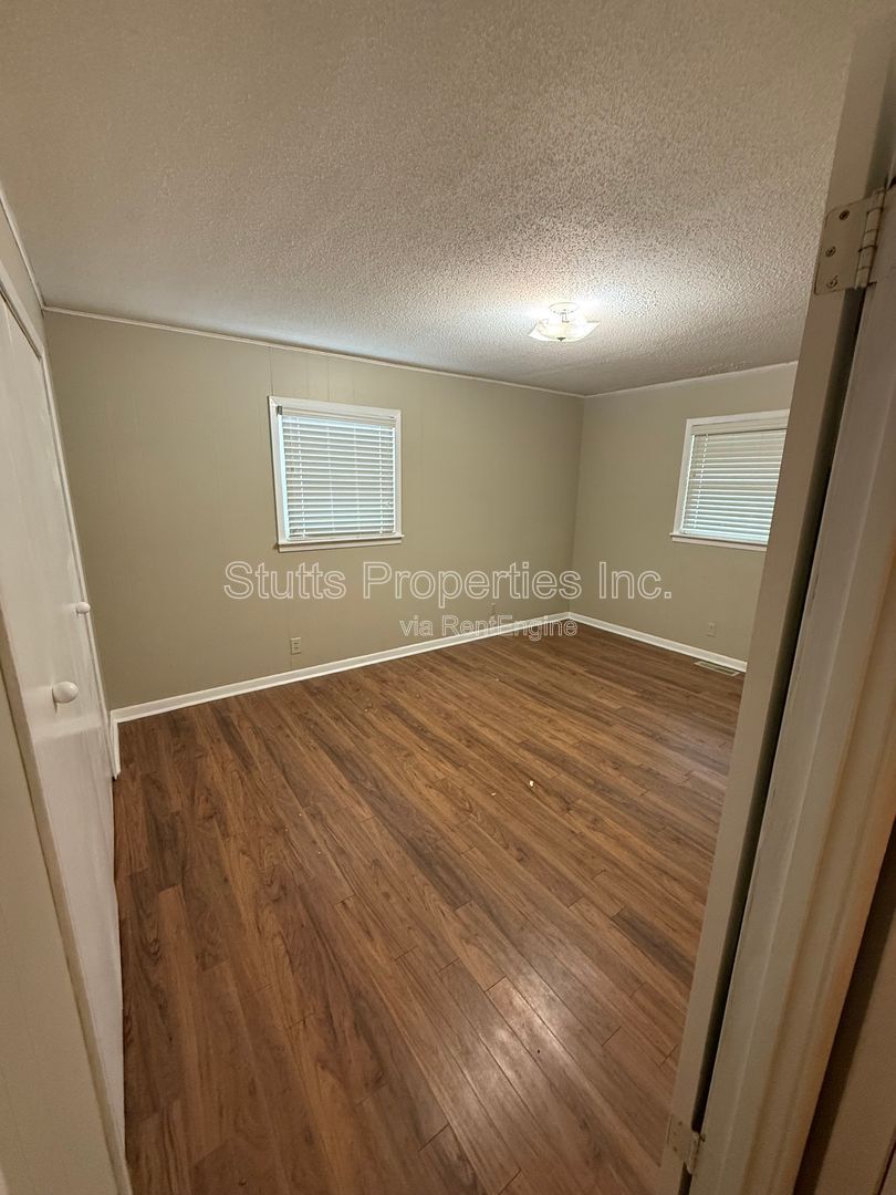 Gallery Image 16