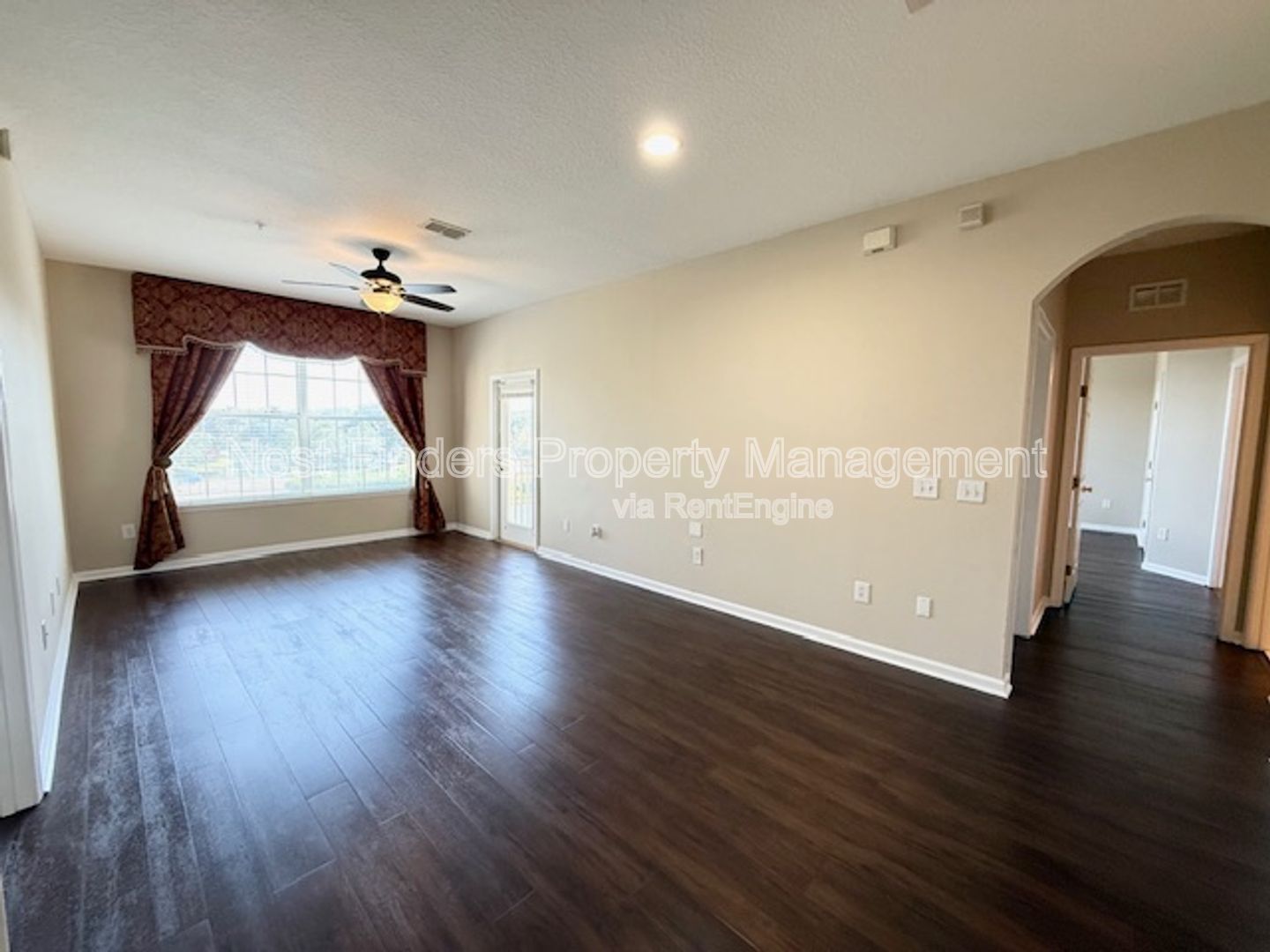 Gallery Image 0