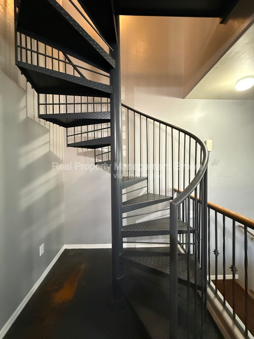 Gallery Image 15