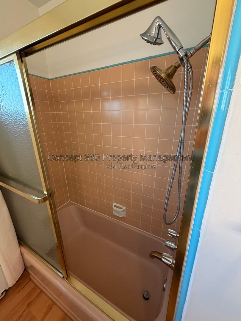 Gallery Image 17