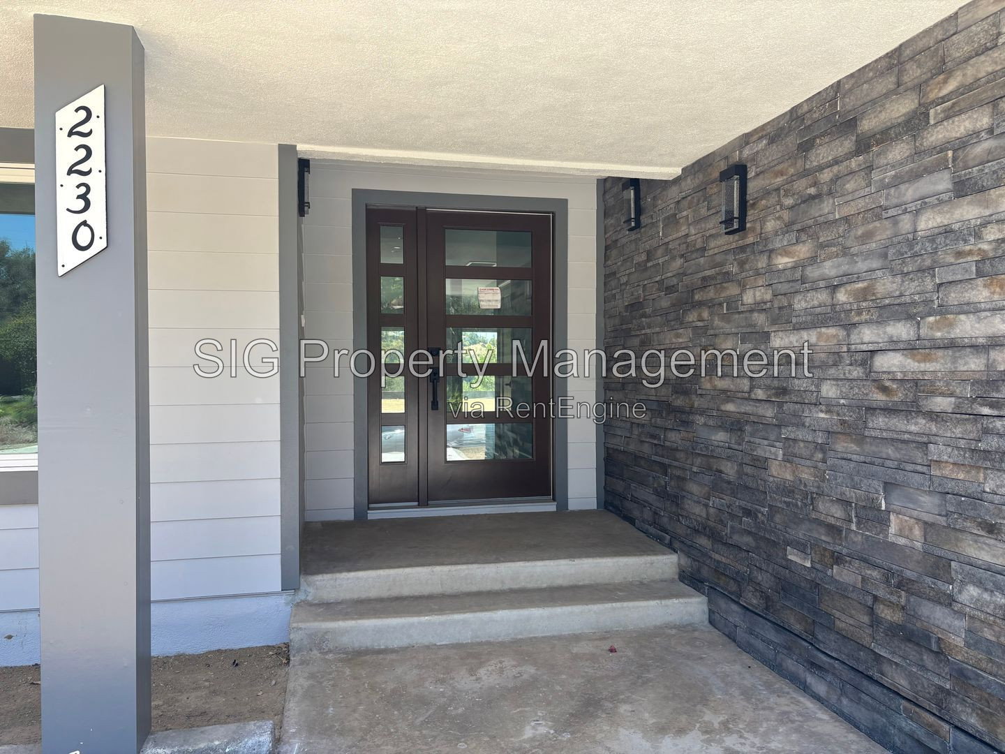 Gallery Image 0