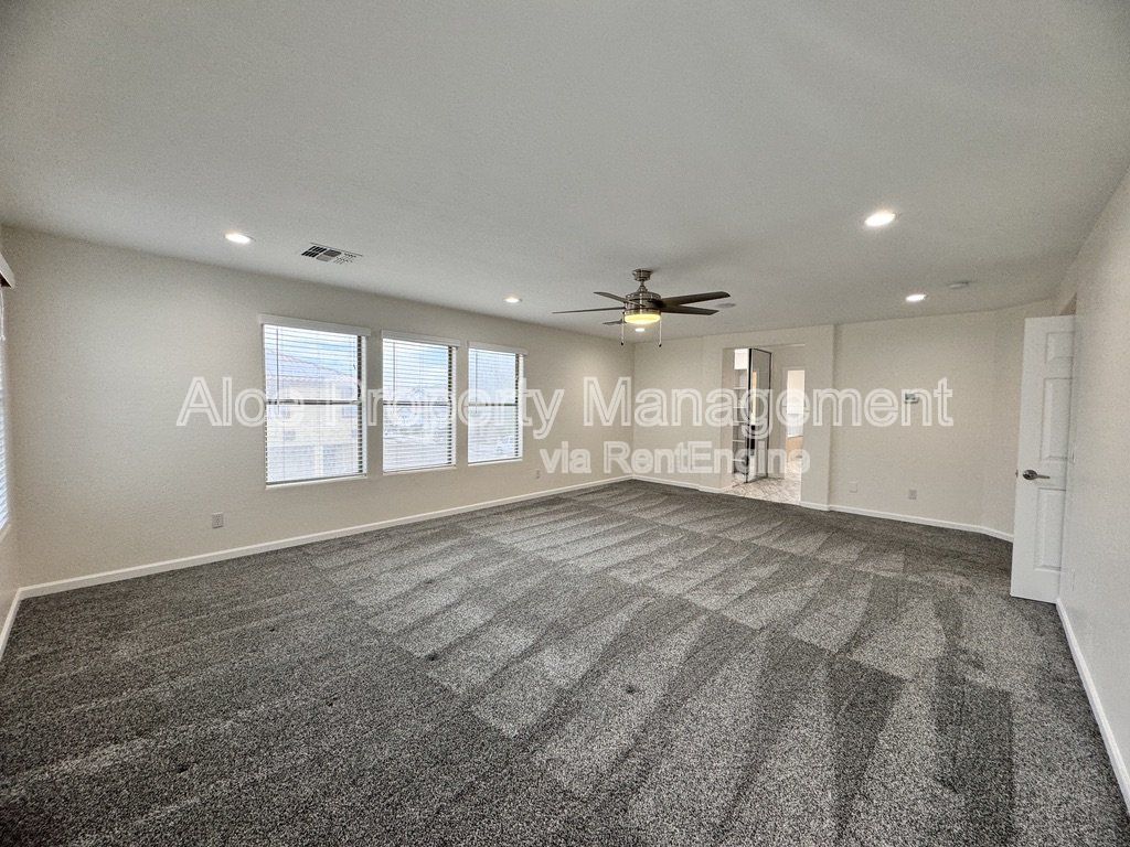Gallery Image 17