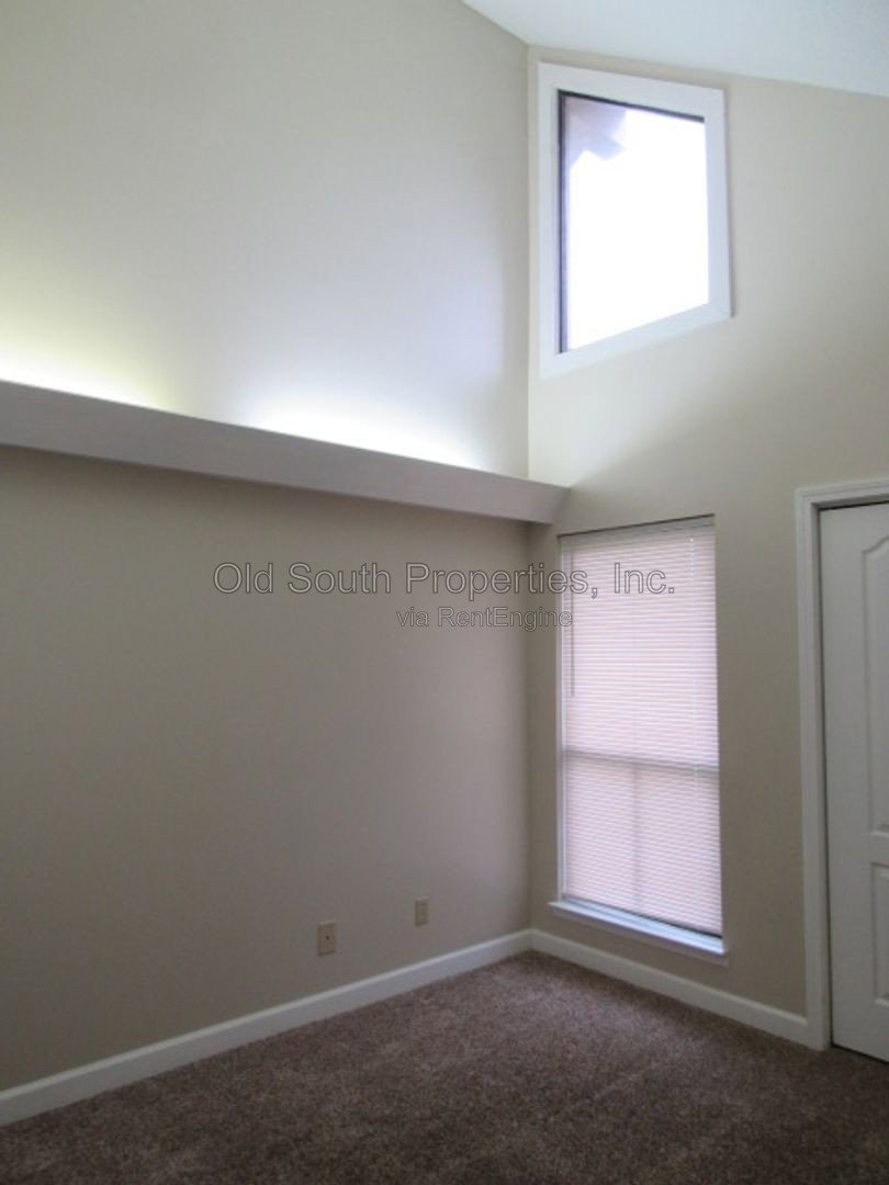 Gallery Image 16