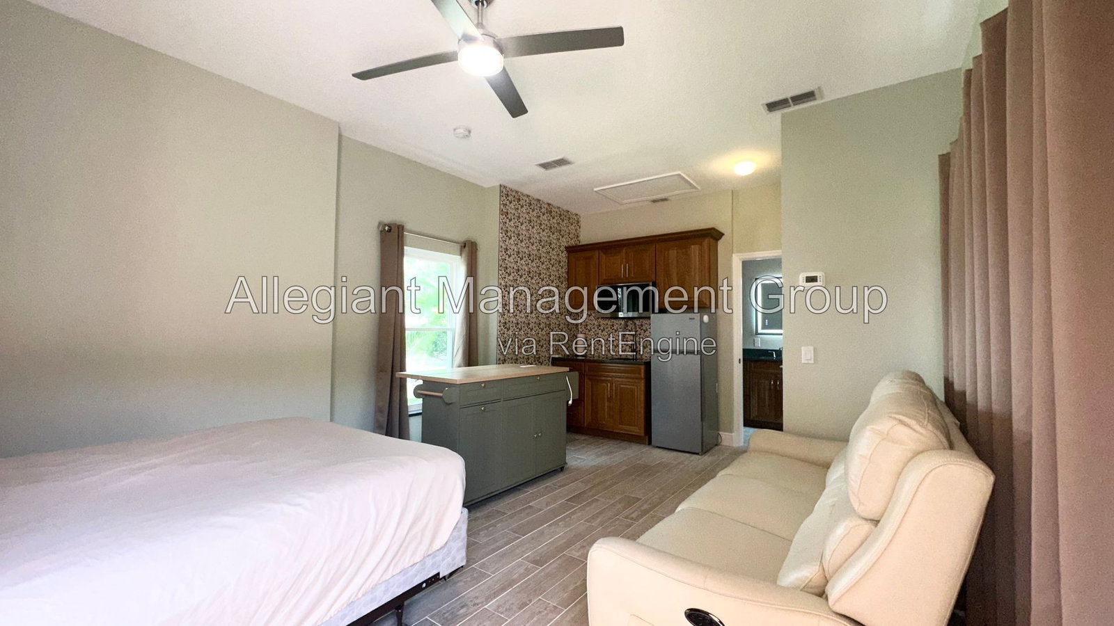 Gallery Image 37