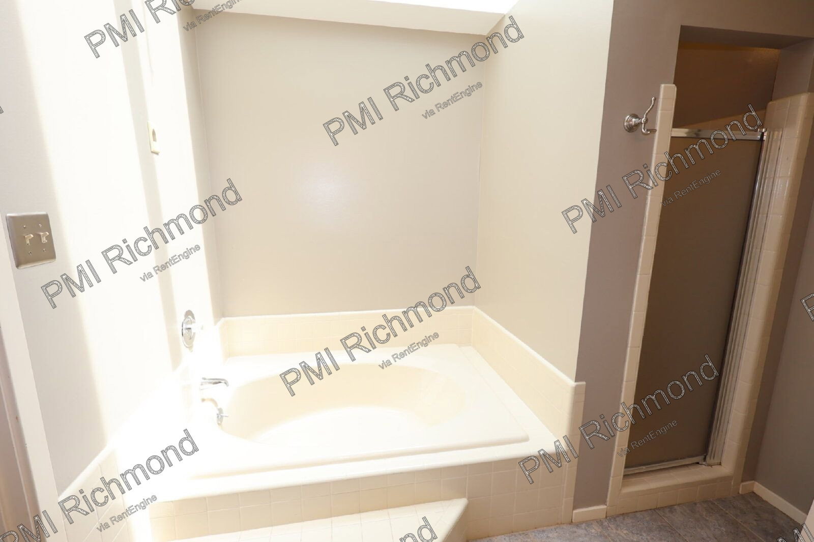 Gallery Image 22