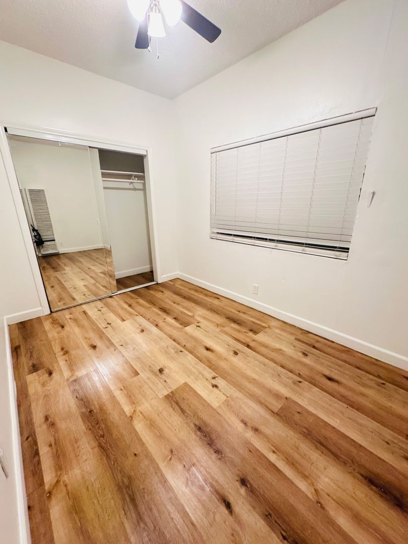 Gallery Image 0