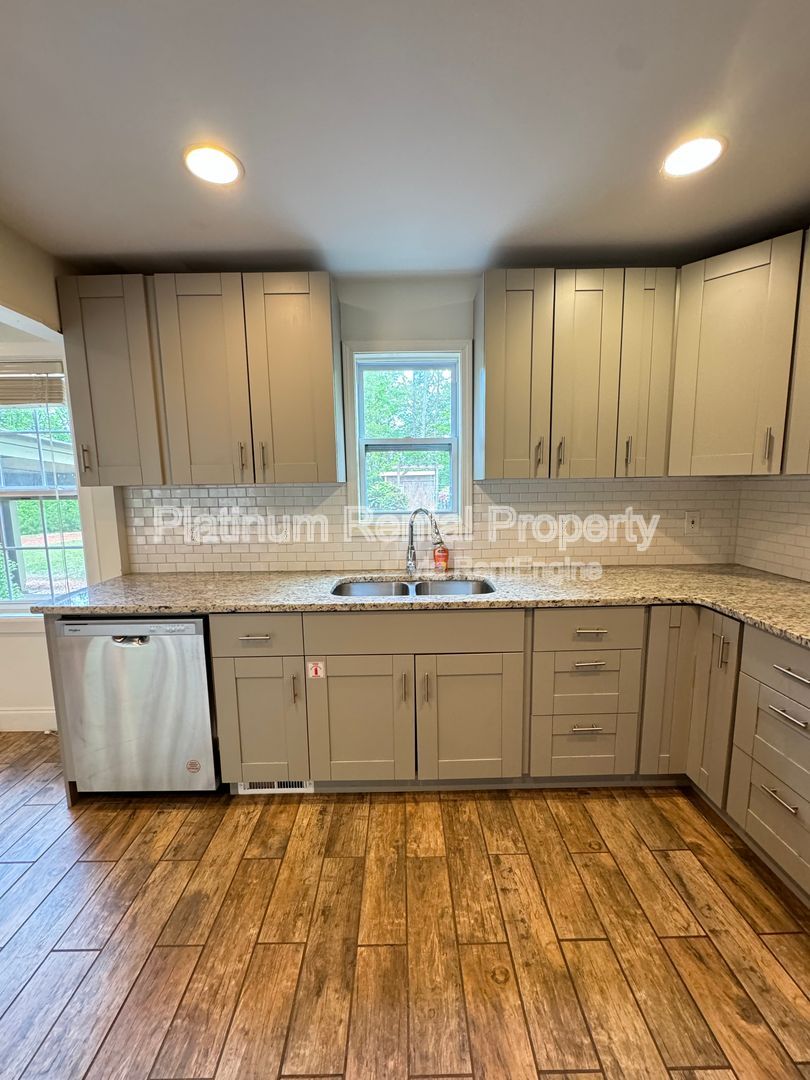 Gallery Image 16