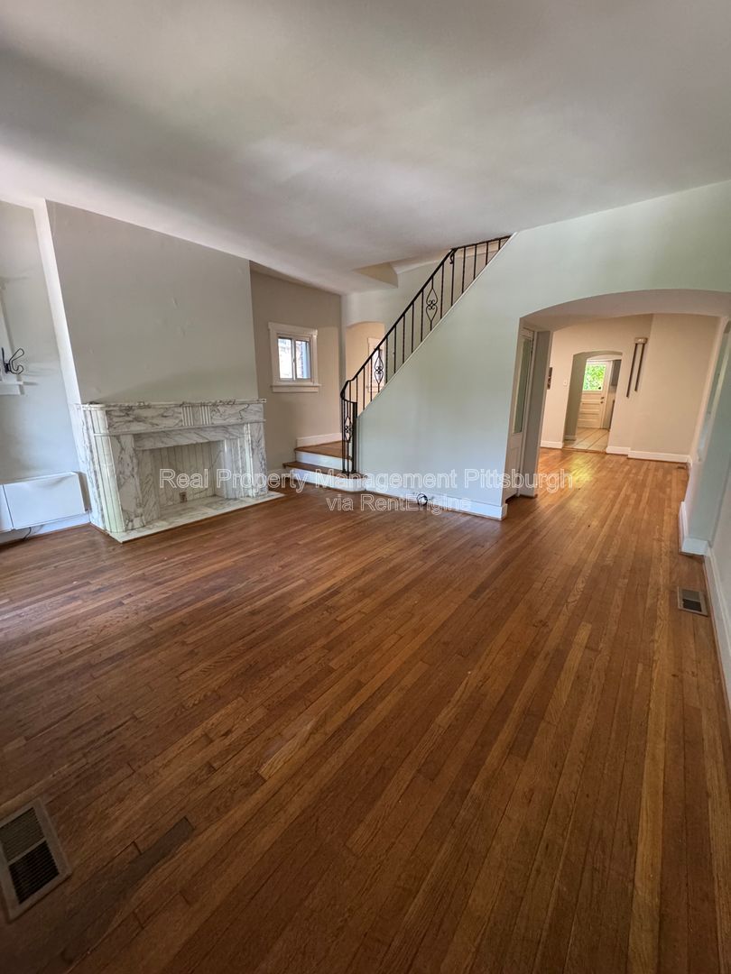 Gallery Image 0