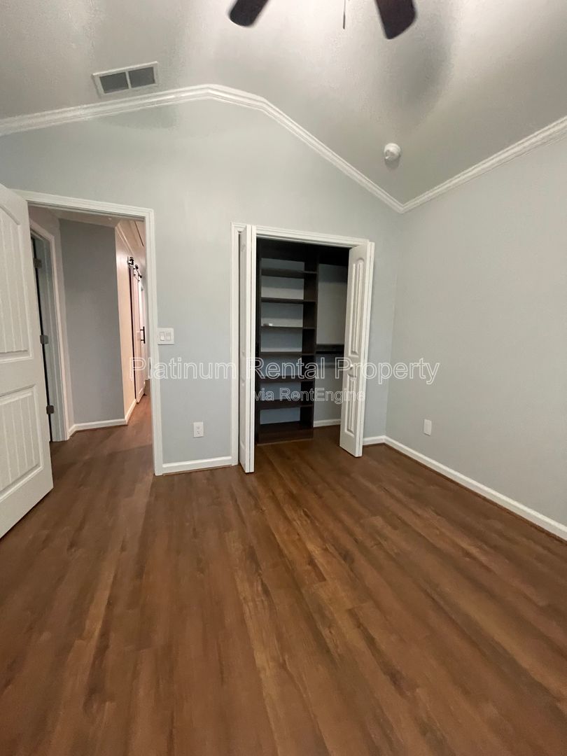 Gallery Image 23