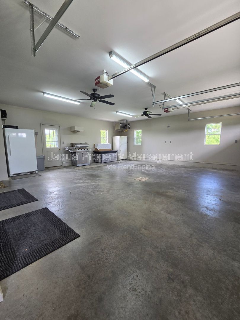 Gallery Image 17