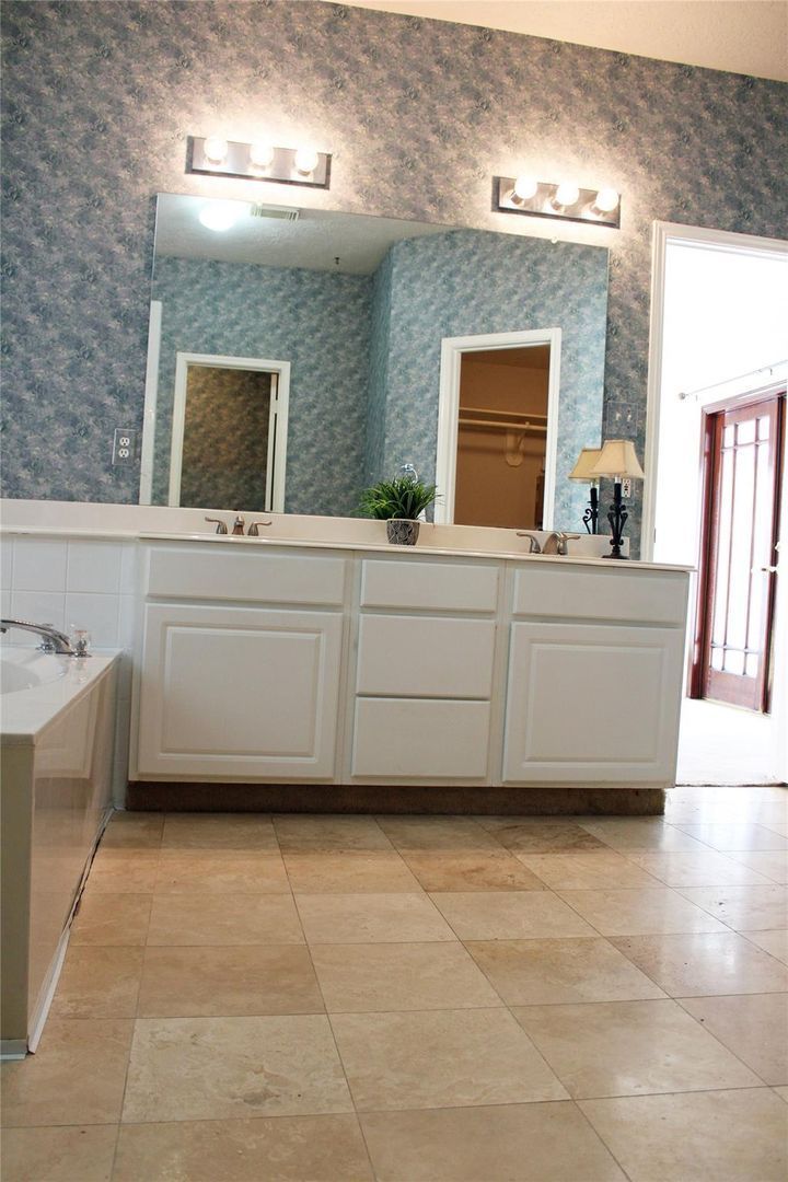 Gallery Image 15
