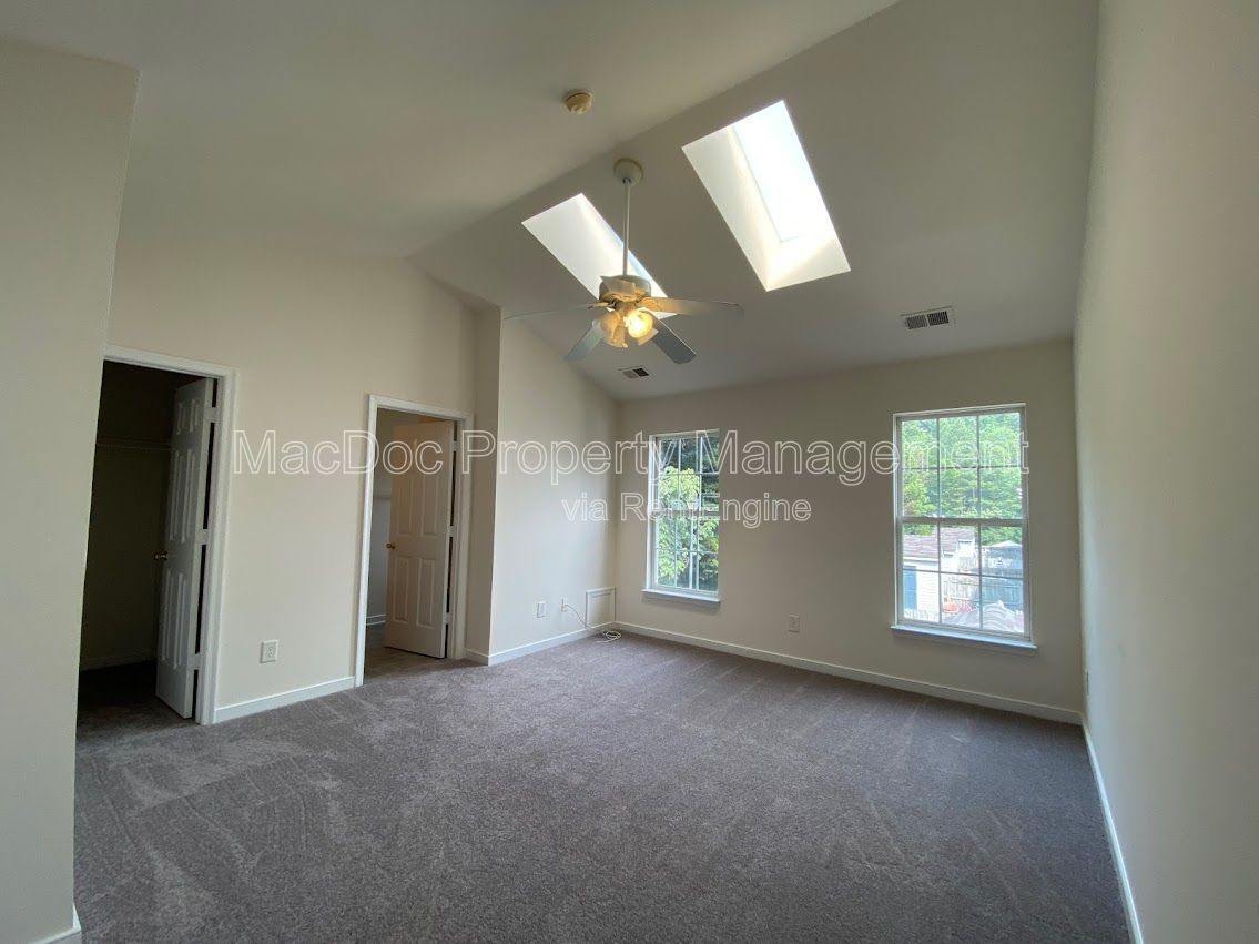 Gallery Image 17