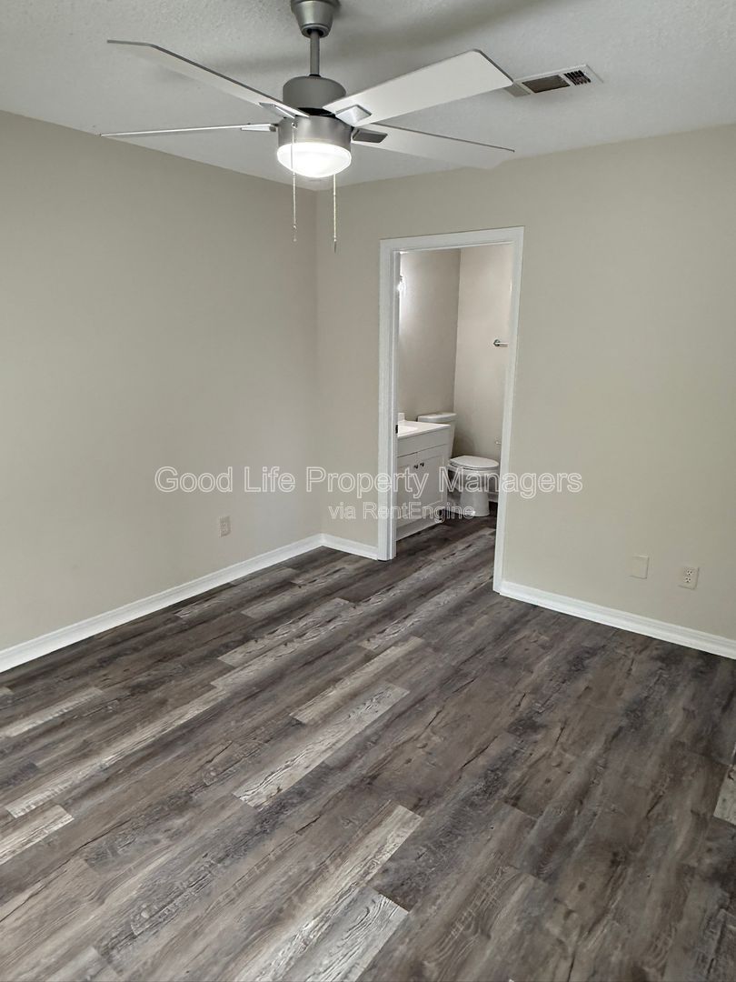 Gallery Image 15